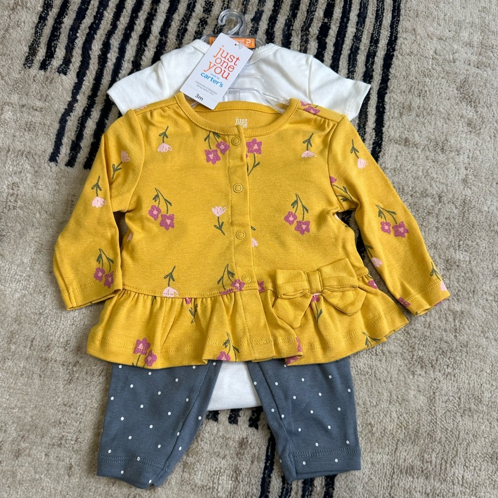 NWT Carters newborn set